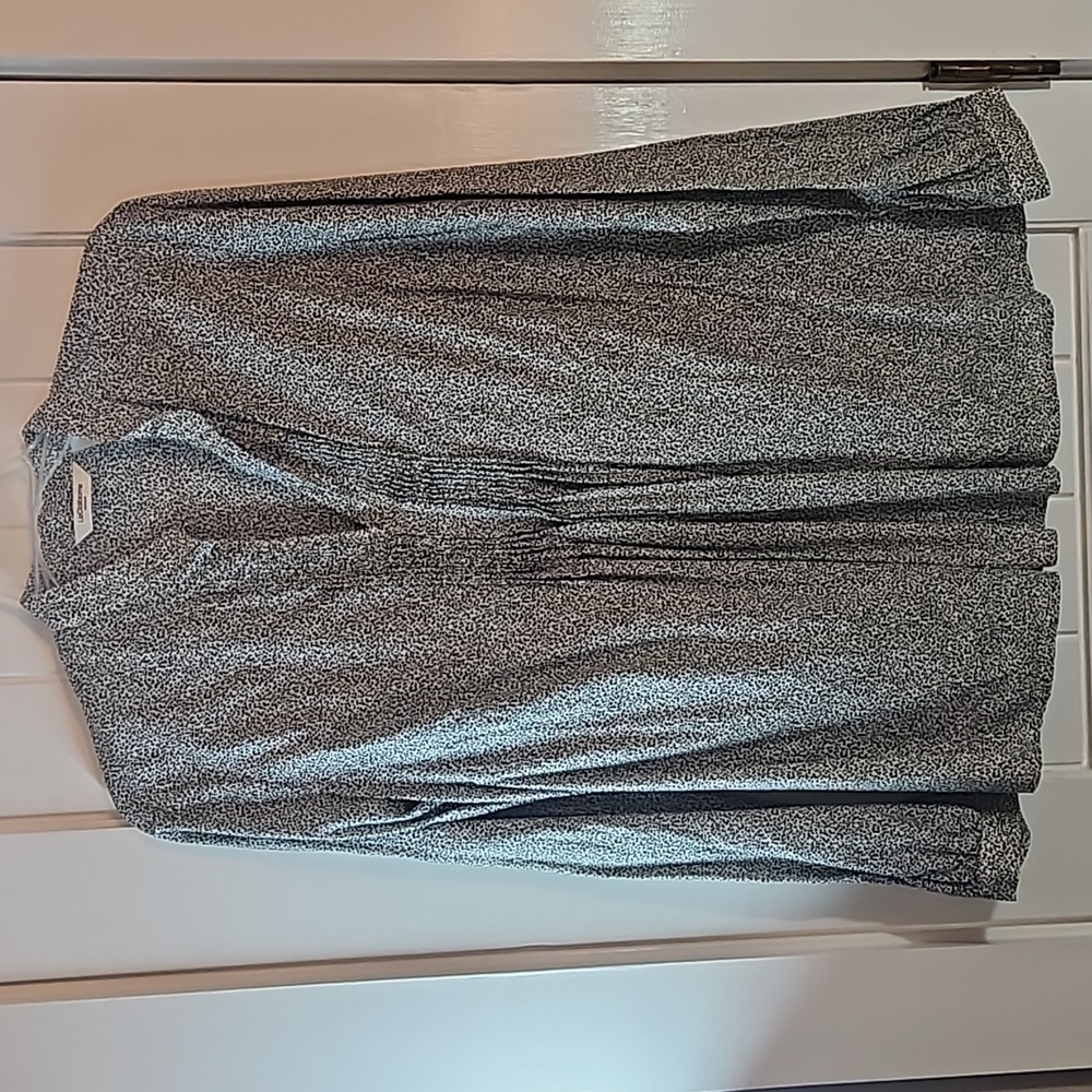 Small animal print pleated blouse